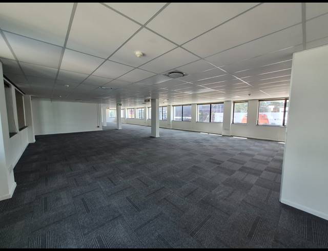 1,001M² OFFICE TO LET IN ROSEBANK